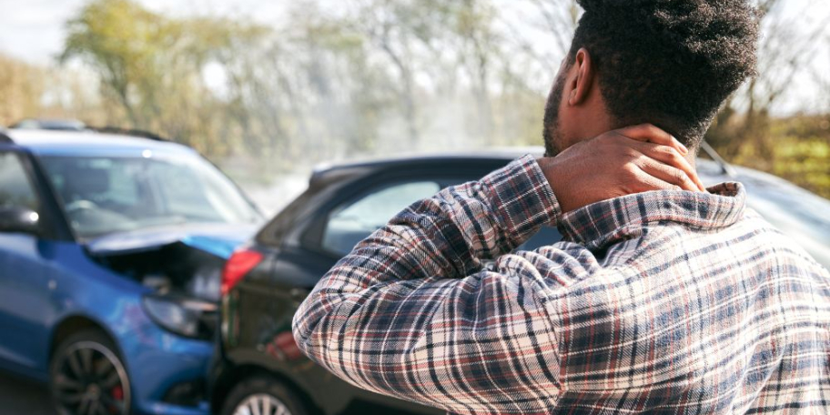 Whiplash Awareness: Early Signs, Symptoms & Treatment Options